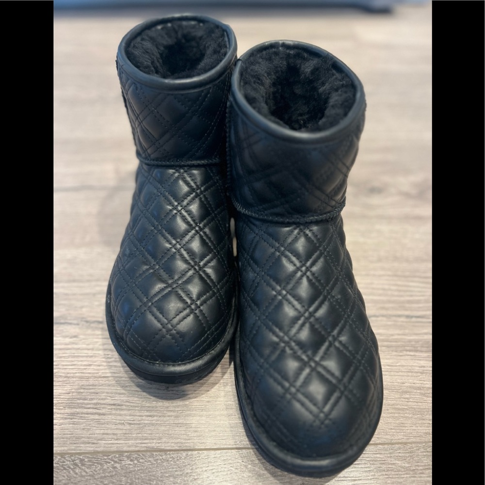 Classic Mini II Quilted Genuine Shearling Lined